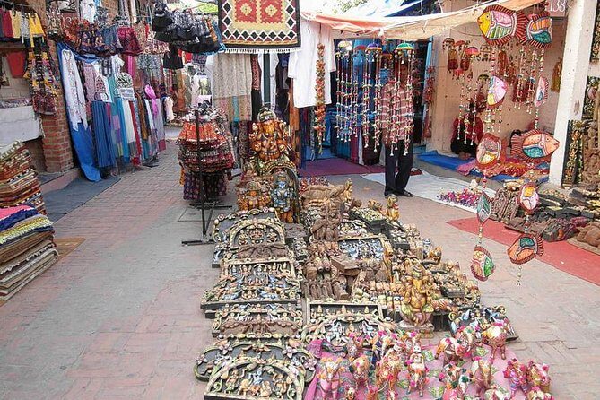 Delhi: Private Half-Day Guided Shopping Tour with Transfer - In-Depth Look at the Experience
