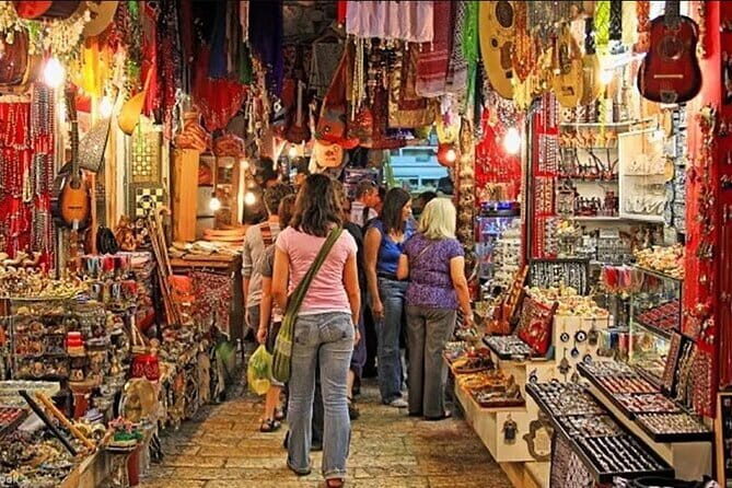 Delhi : Wedding Shopping Tour with Female Guide - FAQ