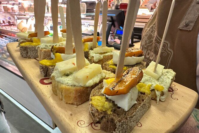 Delicious Milan Street Food Tour Tasting and Sightseeing with Local Guide - Key Points