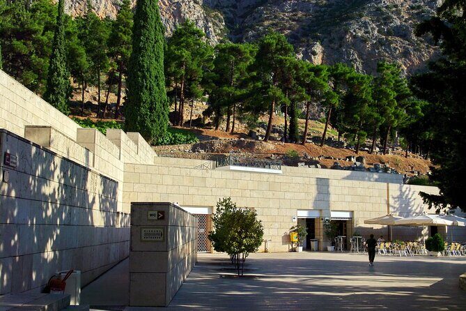 Delphi and Arachova full day touring experience - Who Should Consider This Tour?