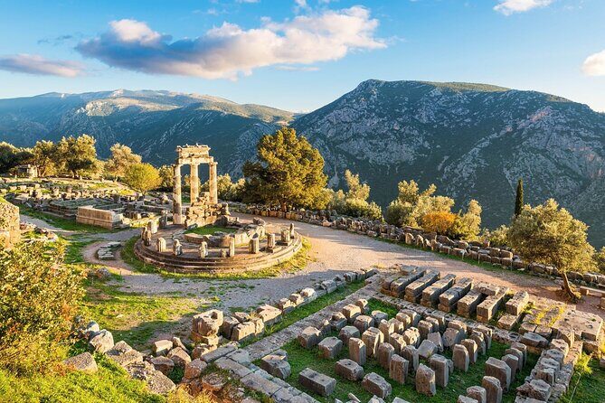 Delphi and Meteora Private Day Trip from Athens including Dinner - The Journey Begins: From Athens to Thermopylae