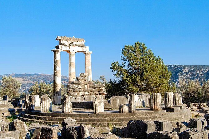 Delphi: Self-guided Audiovisual Tour with 3D Representations - Introduction: A Modern Spin on an Ancient Wonder