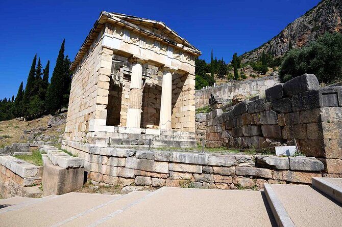 Delphi: Self-guided Audiovisual Tour with 3D Representations - Key Points