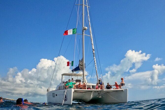 Deluxe Catamaran Tour to Isla Mujeres, from Puerto Morelos hotels - Who Should Consider This Tour?