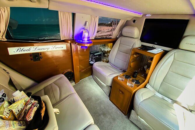 Deluxe Limousine GMC from Cancun Airport - What to Expect from the Deluxe GMC Limousine Service