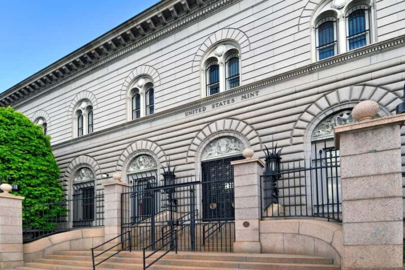 Denver Downtown Highlights Private Guided Walking Tour - Key Points