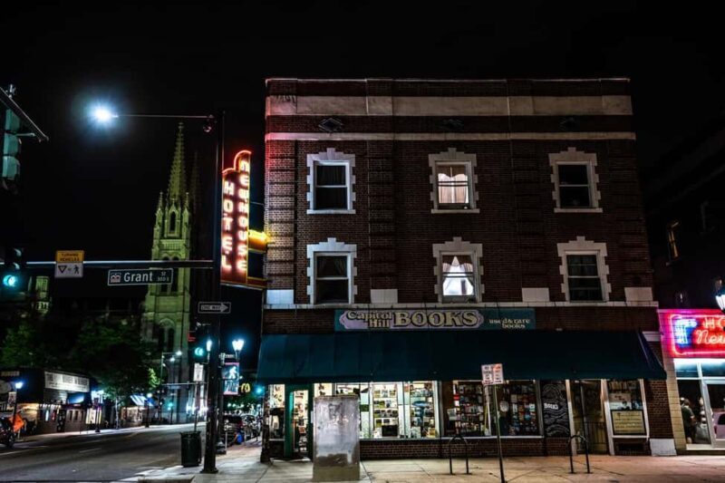 Denver: Spirits & Spirits Haunted Pub Crawl - Liquid Courage & Non-Alcoholic Options