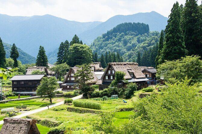 Departing from Takayama [Regular sightseeing bus] World Heritage Sites Shirakawago and Gokayama Ainokura - Who Should Consider This Tour?