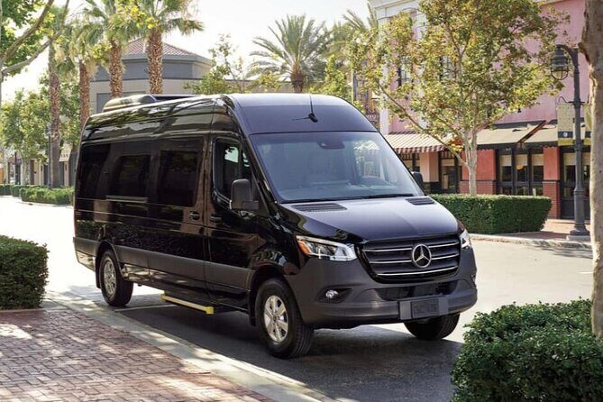 Departure by Sprinter from Milwaukee to Milwaukee Airport MKE - Booking, Pricing, and What’s Included