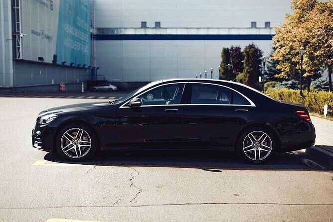 Departure Transfer: New York to J.F. Kennedy Airport JFK in Sedan - Why Choose a Private Transfer in a Luxury Sedan?