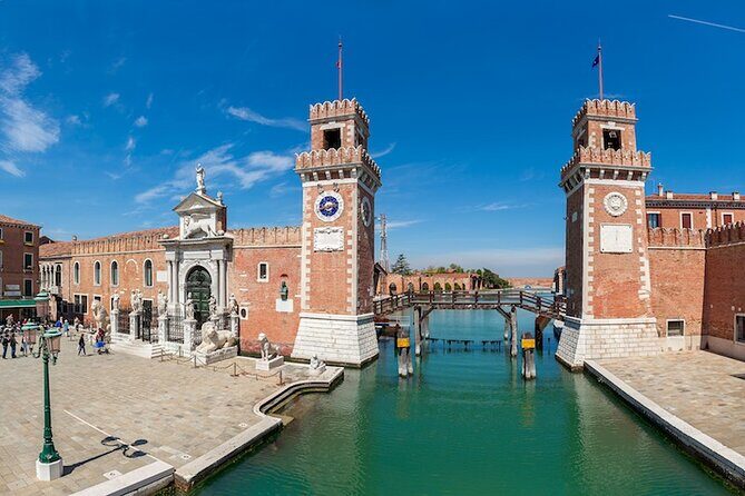 Departure Transfer: Venice to Marco Polo Airport VCE (Luxury Van) - Who Would Love This Service?