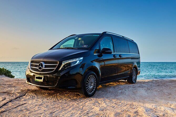 Departures in Mercedes Benz from Puerto Morelos to Cancun Airport - The Experience: What To Expect