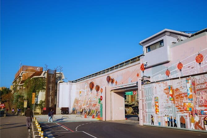 Depth Taipei: National Palace Museum, Beitou, Dadaocheng Day Tour - Exploring the Itinerary: What You Can Expect