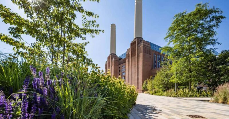 Destination London: E-Bike Tour - A Ride Through London’s Iconic Sights and Hidden Corners