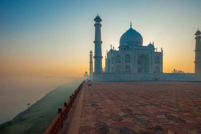 Dezelfde dag Taj Mahal en Agra tour vanuit New Delhi met de auto - Exploring the Itinerary in Detail