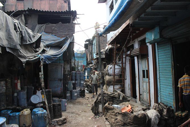 Dharavi- Asia's largest Slum tour with local guide from Dharavi - Market & Shopping Opportunity