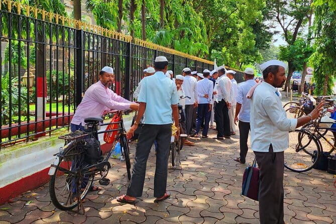 Dharavi Slum, Dhobi Ghat & Dabbawala Experience - Key Points