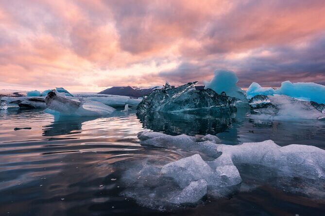 Diamond Beach & Jökulsárlón Floating Glacier Guided Day Tour - What We Loved About This Tour