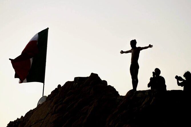 Different Versions of Sunset in "La Quebrada" High Cliff Divers - Who This Tour Is Best For