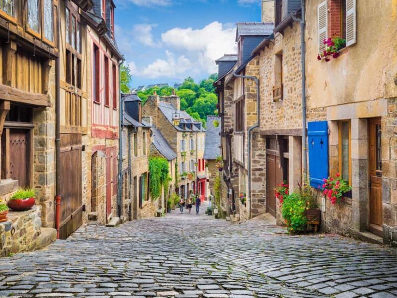 Dinan: Outdoor escape game, The symbols of the apocalypse - Key Points