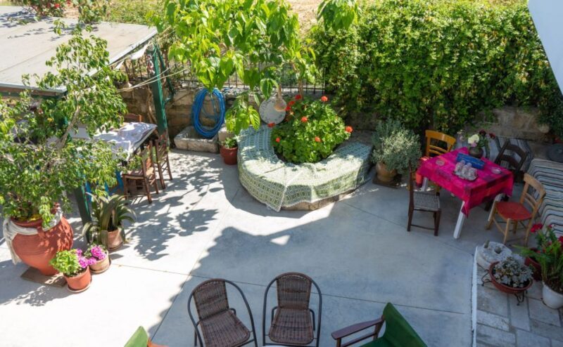 Dining In Rethymno: An Evening Of Cretan Cooking - The Heart of the Experience: Cooking with Androniki