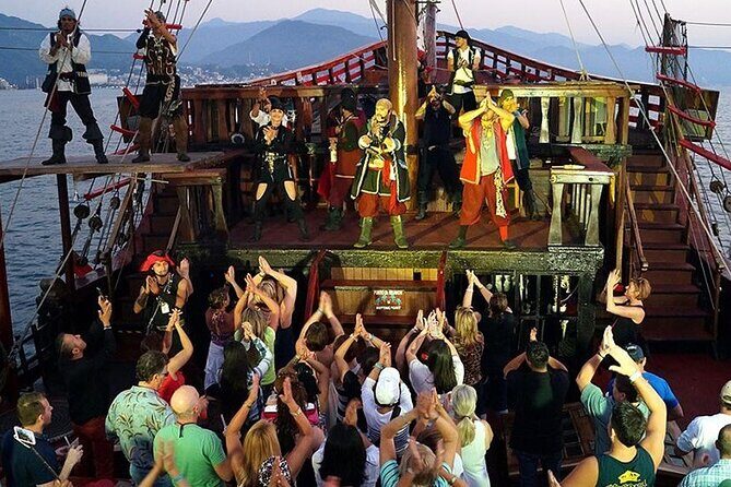 Dinner and show pirate night Hook in Cancun - Discovering the Pirate Night Dinner and Show in Cancun