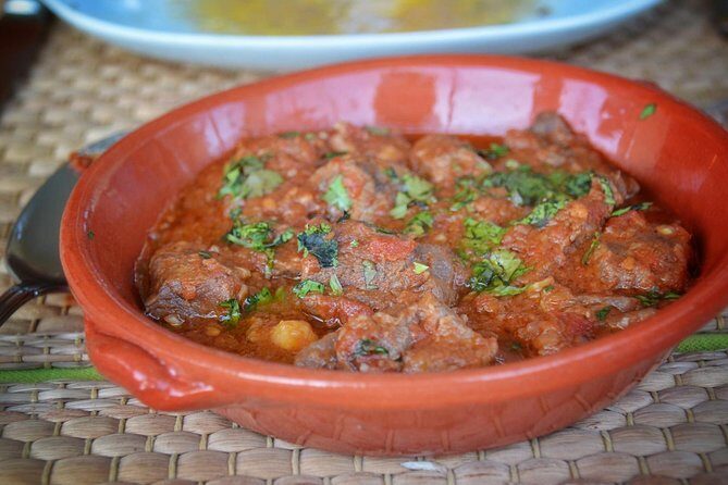 DINNER OR TAPAS in a Poruguese Home - What Reviewers Love Most