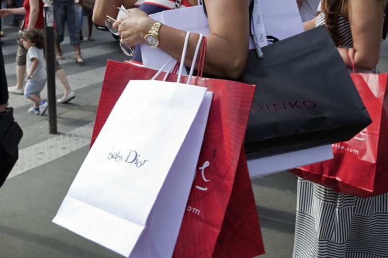 Discount Couture: ultimate Paris Shopping 2h30 walking tour - Key Points