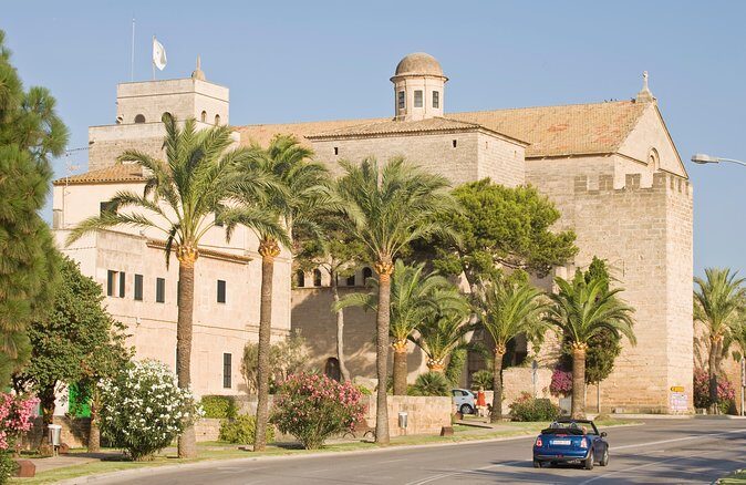 Discover Alcudia old town on a private walking tour - Who Is This Tour Best For?