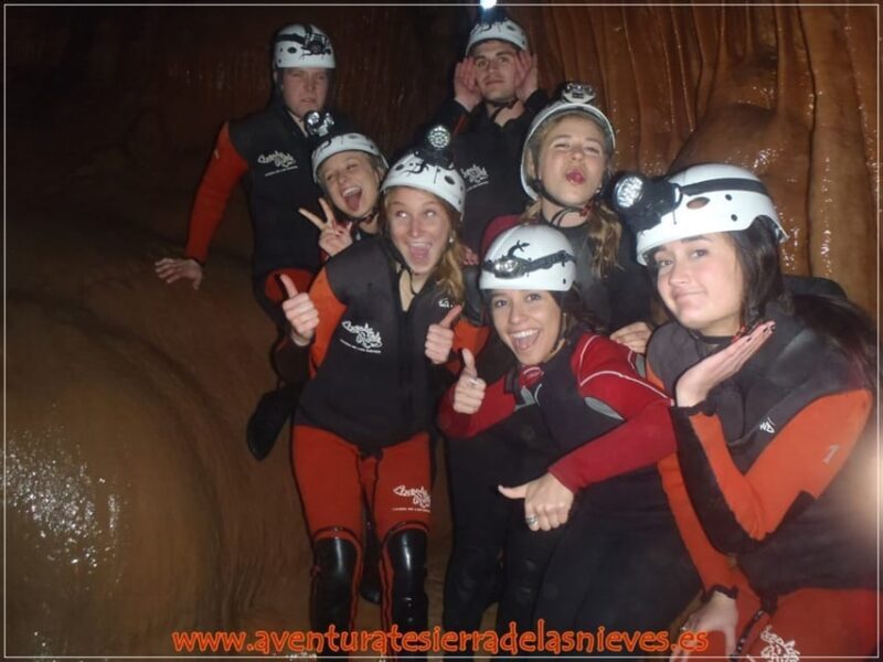 Discover and get started in caving in Málaga - Key Points