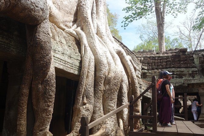 Discover Angkor Wat Temples And Phnom Kulen - The Sum Up