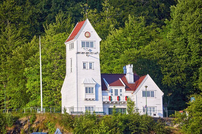 Discover Bergen on Foot and Boat - Key Points