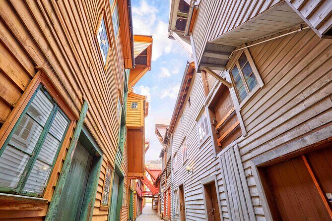 Discover Bergen on Foot and Boat - An Overview of the Experience
