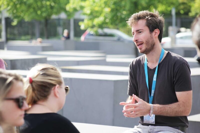 Discover Berlin Express Tour: 2hr Highlights - The Reichstag and Politicians Memorial