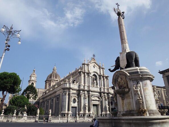 Discover Catania from fabulous viewpoints with your personal photographer - Key Points