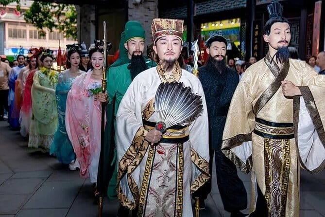 Discover Chengdu with Six Day Bus Tour - Key Points