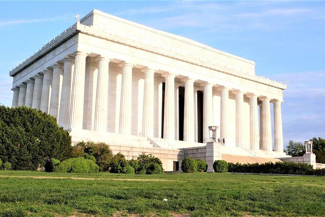 Discover DC Private Tour  (Up to 12 Guests) - FAQ