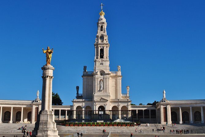 Discover Fátima, Batalha, Nazaré and Óbidos by VAN -Full Day Tour - An In-Depth Look: What to Expect from This Tour