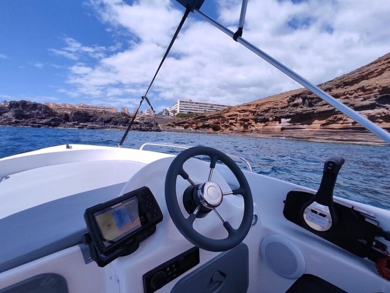 "Discover Freedom: Rent a Boat, No License Required!" - Key Points