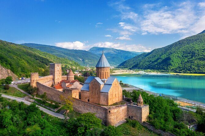 Discover Georgia: A 4-Day Private tour from Tbilisi - Authentic Experiences and Local Flair