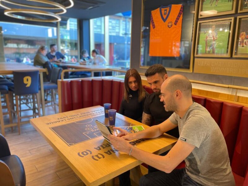 Discover Leo Messi's secrets at Barça Café - Key Points