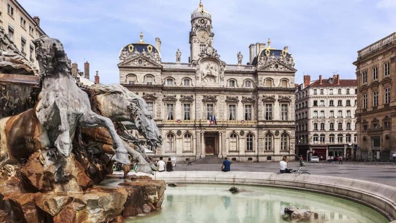 Discover Lyon: Historical Walking Tour with a Local Guide - Old Town and Its Enchanting Streets