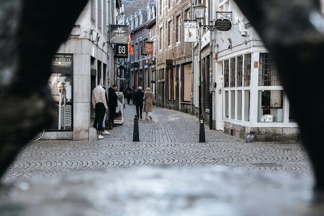 Discover Maastricht with a Smile! Culture, History and People - An In-Depth Look at the Maastricht Tour Experience