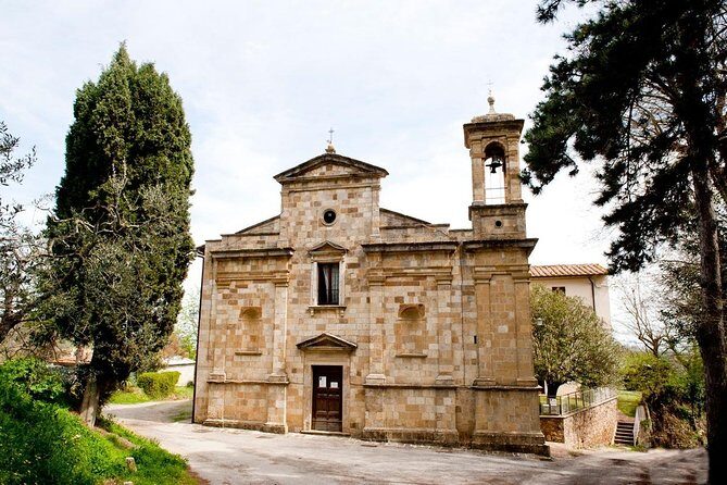 Discover Montepulciano: Cinta Senese Pigs, Lunch & wine in a Farm - Who Will Love This Tour