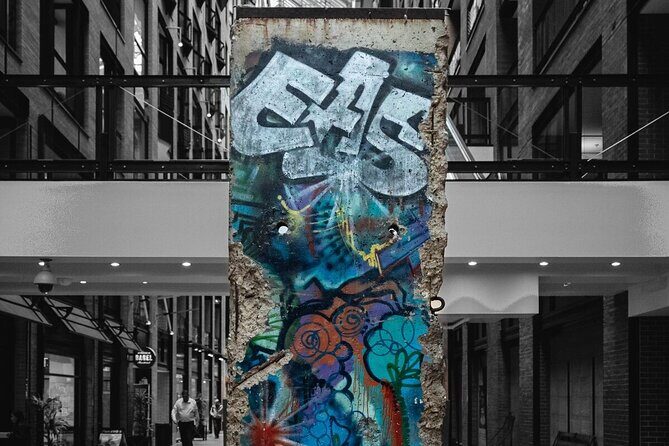 Discover Montreal's Underground City - Reso - Final Stops: Landmark and Cruise Ship Vibe