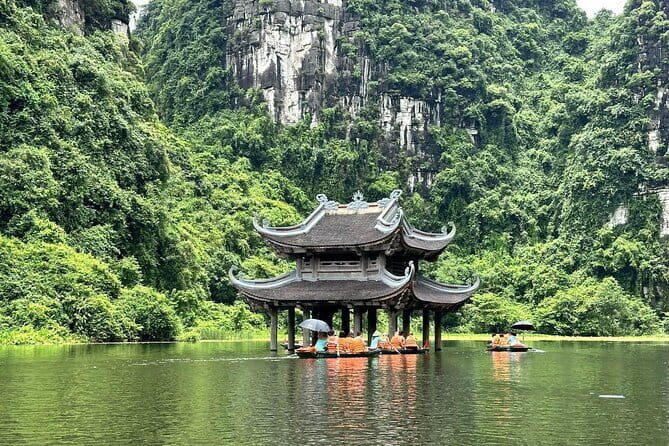Discover Ninh Binh Wonders: Bai Dinh Pagoda, Trang An Grottoes - An In-Depth Look at the Tour Experience