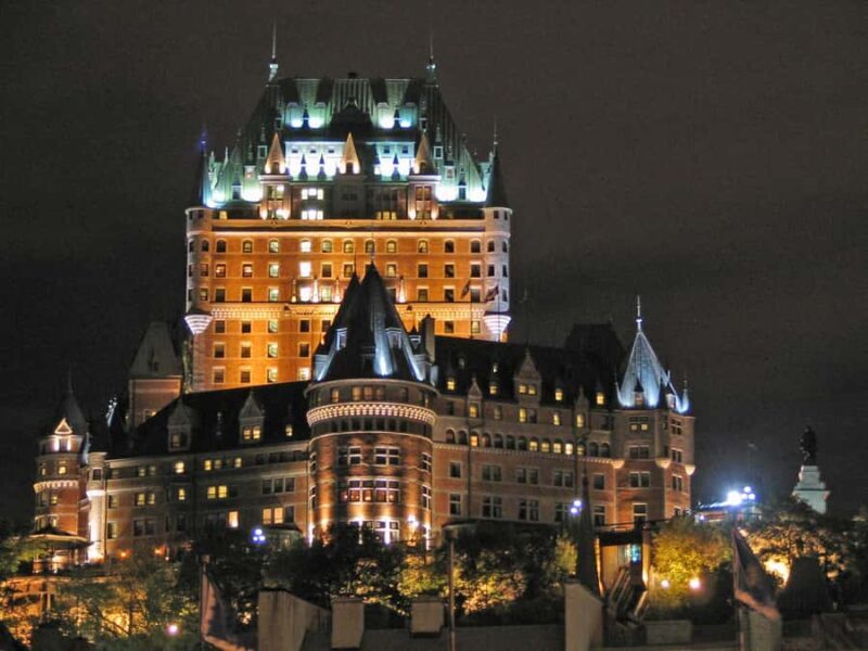 Discover Old Quebec on foot with a local guide - Key Points