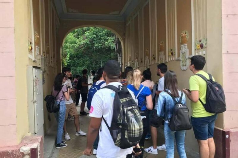 Discover Oradea - Walking Tour with Local Food Tasting - What to Expect at Each Stop