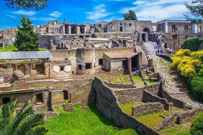 Discover Pompeii: Small Group Tour with Expert Archaeologist - Key Points