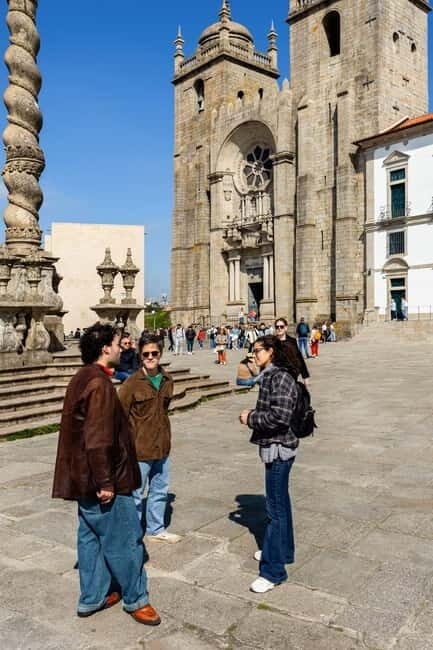 Discover Porto's Historical Roots Walking Tour - What You Can Expect from This Tour